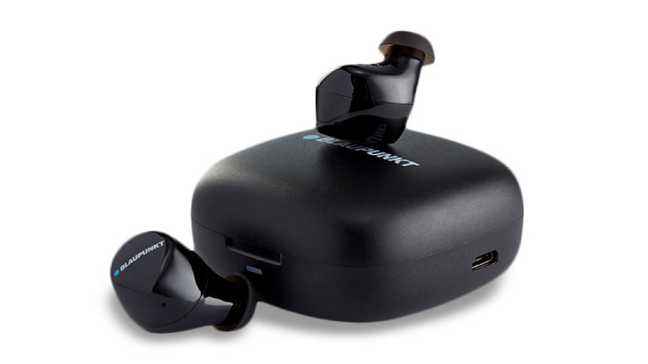 Blaupunkt BTW Air TWS earphones with 15-hours battery launched in India at Rs 3,990 Blaupunkt BTW Air TWS earphones with 15-hours battery launched in India at Rs 3,990