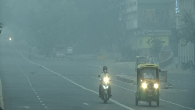 Delhi's air quality remains in 'poor' category; pollution may worsen due to cold weather, low wind speed Delhi's air quality remains in 'poor' category; pollution may worsen due to cold weather, low wind speed
