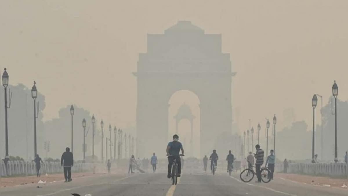 Farm fires, calm winds, low temperatures push Delhi air quality to worst since November 2019