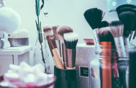 Desktop organisers to keep your makeup in order Desktop organisers to keep your makeup in order