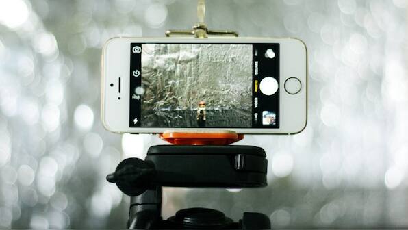 Four Best Phone Holders to Go Hands-free