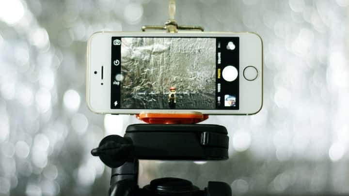 Four Best Phone Holders to Go Hands-free