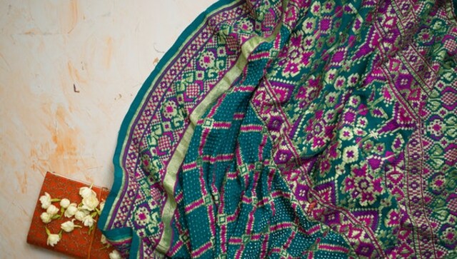 Women's Sarees Under Rupees 1,500 Women's Sarees Under Rupees 1,500