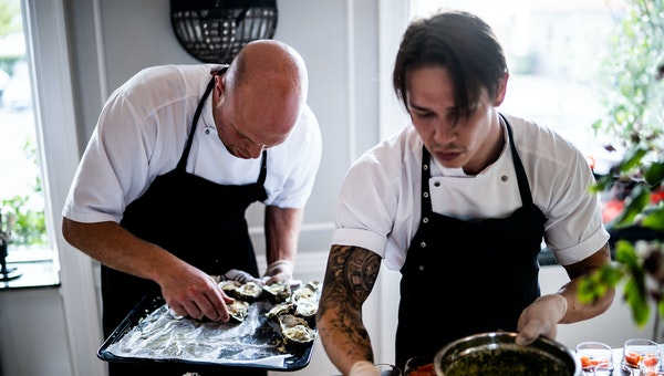 Waterproof aprons to keep you dry while you work Waterproof aprons to keep you dry while you work