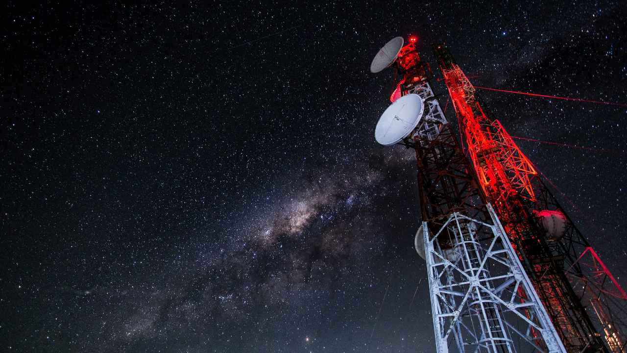 Fast radio burst detected in the Milky Way is repeating, scientists confirm Fast radio burst detected in the Milky Way is repeating, scientists confirm