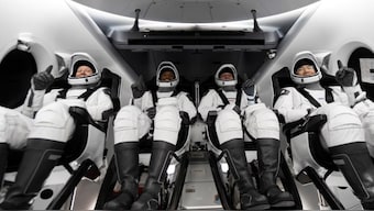Spacex Crew-1 mission is a success, Falcon 9 safely launches four astronauts to the ISS