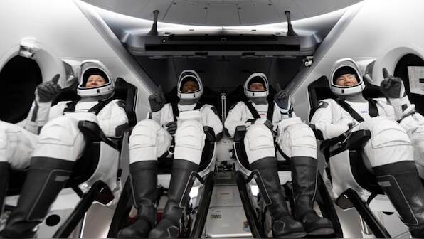 Spacex Crew-1 mission is a success, Falcon 9 safely launches four astronauts to the ISS