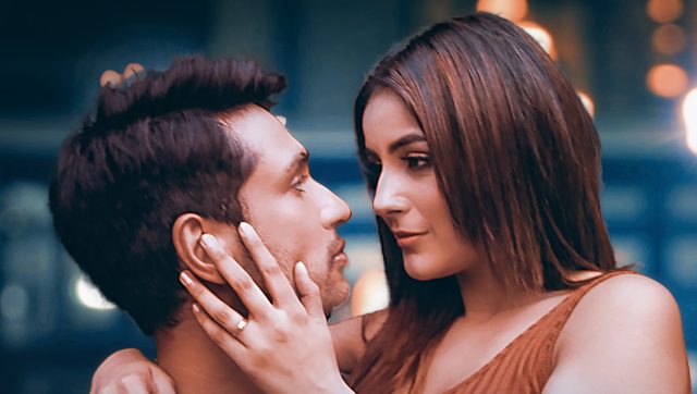Bigg Boss contestant Shehnaaz Gill features in music video of Arjun Kanungo's new single 'Waada Hai' Bigg Boss contestant Shehnaaz Gill features in music video of Arjun Kanungo's new single 'Waada Hai'