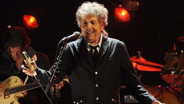 Bob Dylan accused of sexually abusing 12-year-old girl in 1965; singer denies allegations Bob Dylan accused of sexually abusing 12-year-old girl in 1965; singer denies allegations