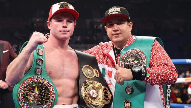 Mexico's Canelo Alvarez overpowers British boxer Callum Smith to claim two world super middleweight titles Mexico's Canelo Alvarez overpowers British boxer Callum Smith to claim two world super middleweight titles