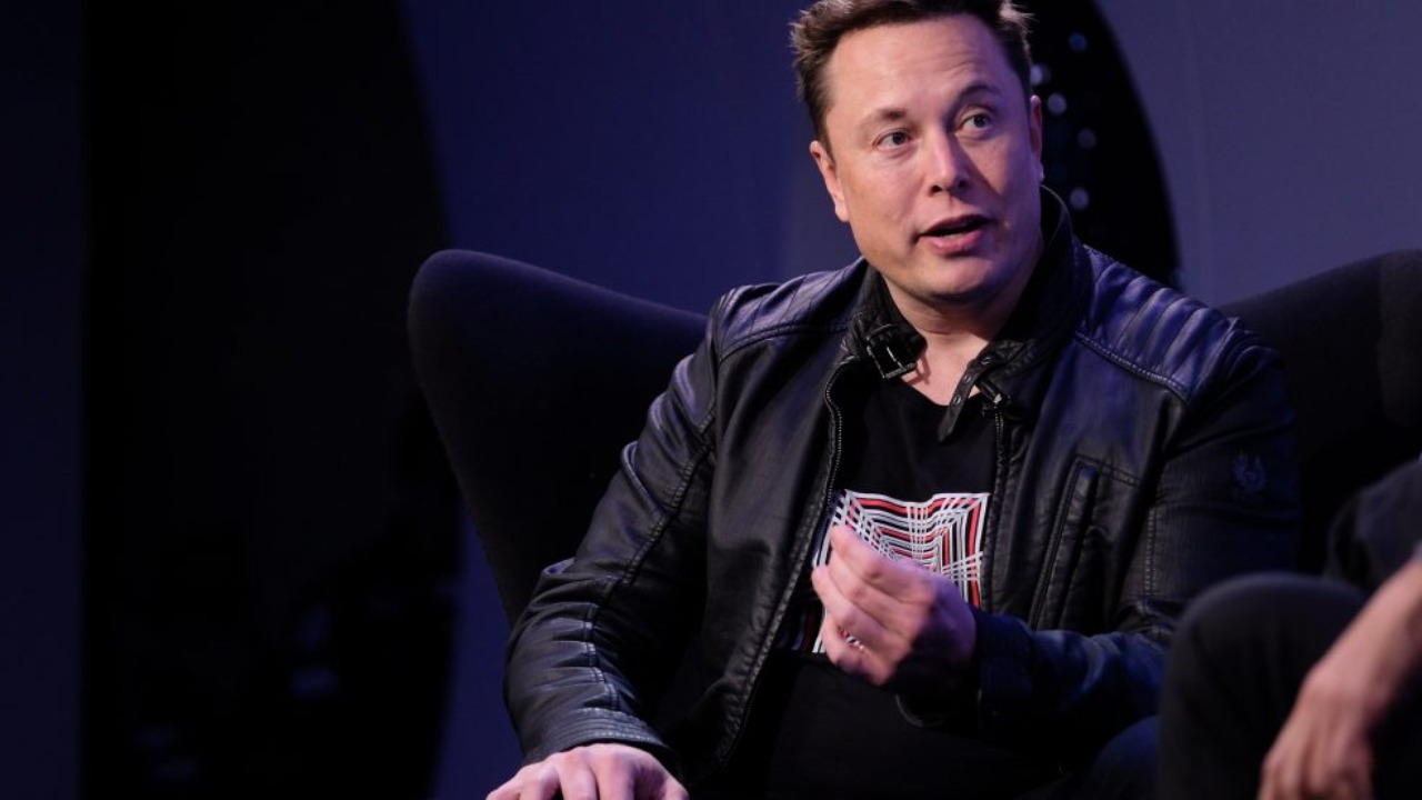 Elon Musk says humans will travel to Mars in six years, have fully autonomous cars in 10 years Elon Musk says humans will travel to Mars in six years, have fully autonomous cars in 10 years
