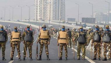 Farmers' protests: Delhi Police detains freelance journalist Mandeep Punia at Singhu, claims he 'misbehaved' with cops