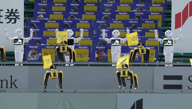 Year in Review 2020: Robots cheering teams in empty stadiums to PV Sindhu's shock 'retirement', 10 bizarre sports stories Year in Review 2020: Robots cheering teams in empty stadiums to PV Sindhu's shock 'retirement', 10 bizarre sports stories