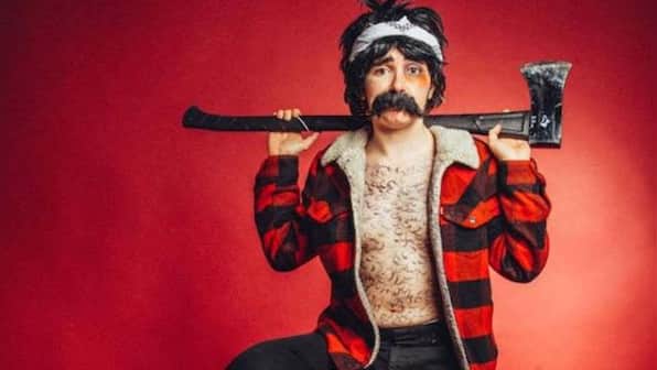 Natalie Palamides: Nate - A One Man Show on Netflix is this year's most compelling comedy special