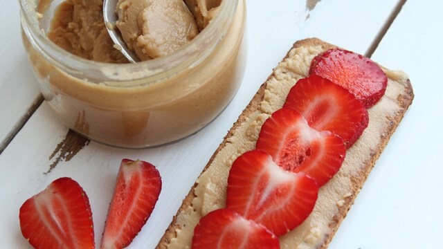 Butter substitutes for those who can’t have dairy Butter substitutes for those who can’t have dairy