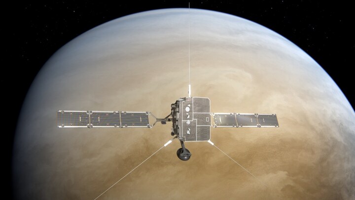 Solar Orbiter approaches Venus in a flyby, conducts some planetary observations