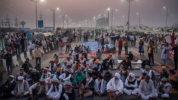 Farmers' Protest Updates: Congress delegation meets Kovind, seeks withdrawal of farm laws; Centre invites farmers again for talks