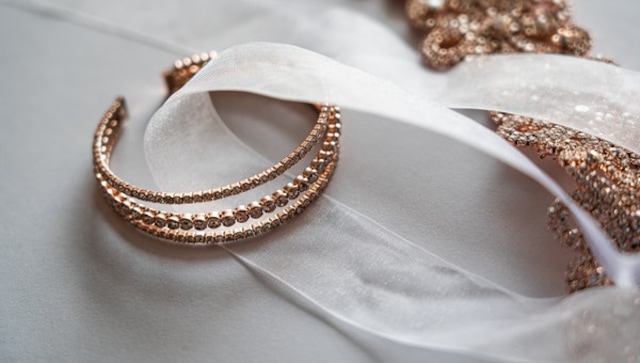 Smart non-precious metal jewelry for everyday wear Smart non-precious metal jewelry for everyday wear