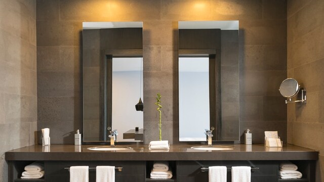Large frameless mirrors for bathrooms Large frameless mirrors for bathrooms