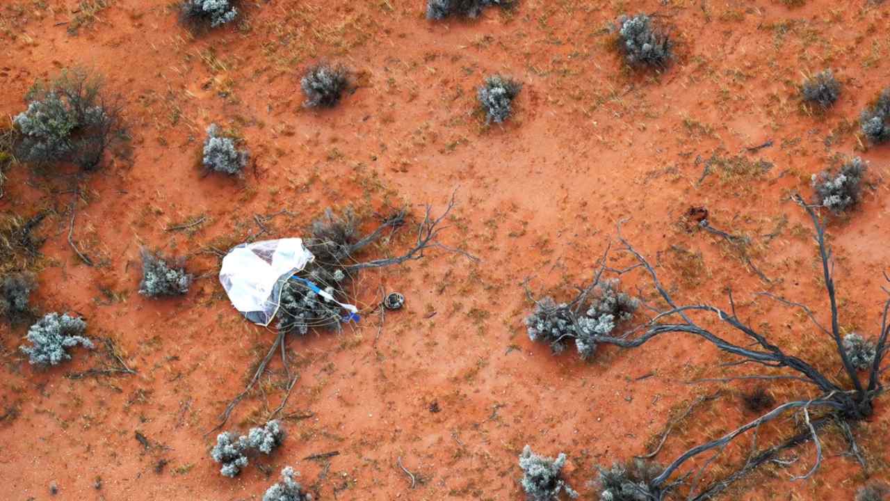 The sample capsule from the Hayabusa2 lays on the Australian Outback before it was retrieved. Image credit: twitter/JAXA