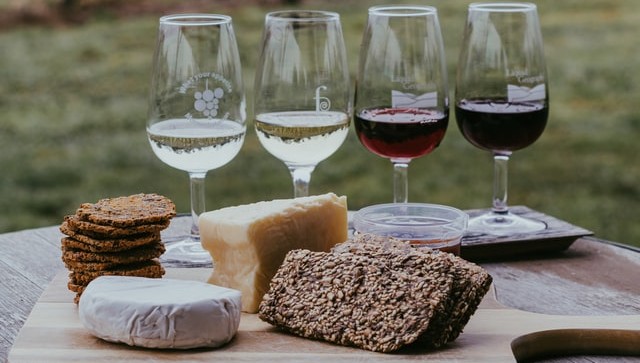 Appearance, aroma and mouthfeel: all you need to know to give wine tasting a go Appearance, aroma and mouthfeel: all you need to know to give wine tasting a go