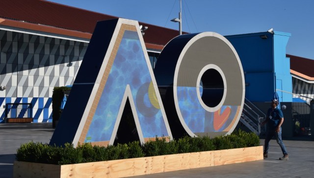 Australian Open 2021 to go ahead as planned despite 72 players forced into strict quarantine, four positive cases Australian Open 2021 to go ahead as planned despite 72 players forced into strict quarantine, four positive cases