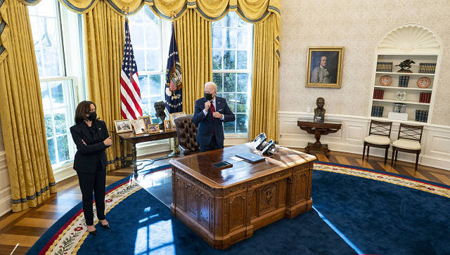 Week after taking office, Joe Biden moves to expand health coverage in pandemic economy Week after taking office, Joe Biden moves to expand health coverage in pandemic economy