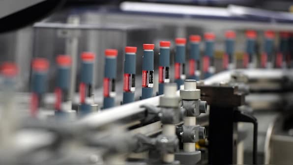 Opened vial of insulin can be stored for four weeks in warm temperatures, without loosing efficacy