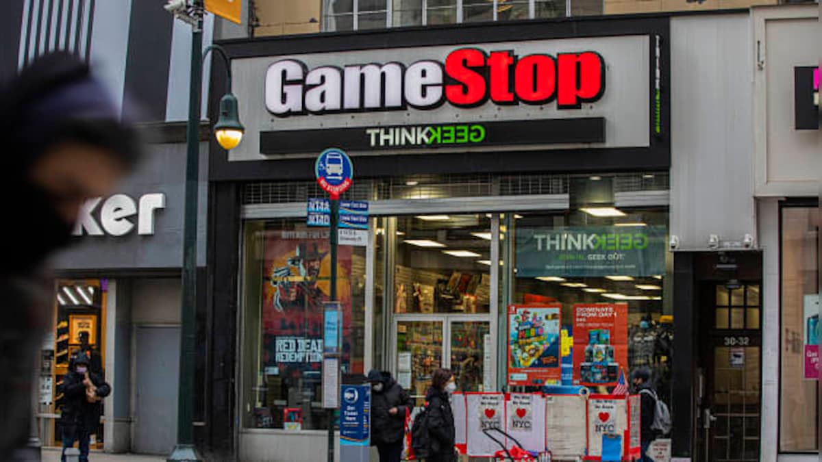 Robinhood, hedge funds and short squeezes: Key points to know about the GameStop insanity