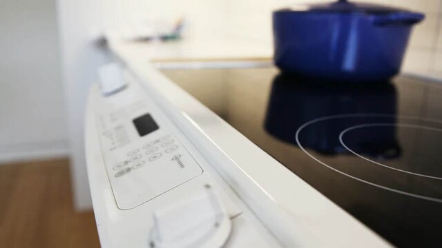 Induction cooktops for quick, easy cooking Induction cooktops for quick, easy cooking