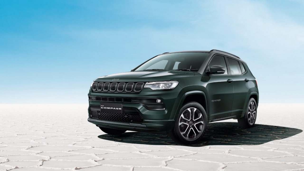 Jeep Compass 2021 Facelift launched in India at starting price of Rs 16.99 lakh Jeep Compass 2021 Facelift launched in India at starting price of Rs 16.99 lakh