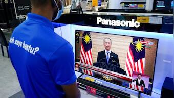 Malaysia declares COVID-19 state of emergency amid political turmoil, suspends Parliament till August