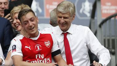 Arsene Wenger comes out in support of Mesut Ozil's Fenerbahce move, hails Arsenal outcast as 'genius'