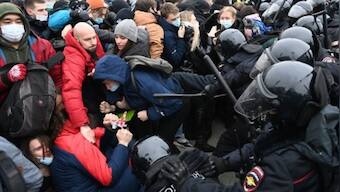 Over 3,000 arrested in Russia as thousands rally in support of Kremlin-critic Alexei Navalny demanding his release