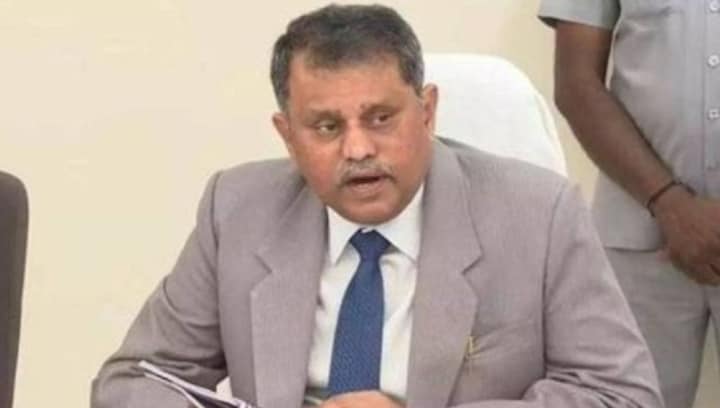 Andhra Pradesh election commissioner orders house arrest of state rural development minister for threatening officers