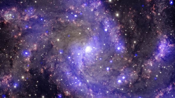 NASA shares Hubble image of dazzling supernova-prone 'fireworks galaxy' NGC 6946
