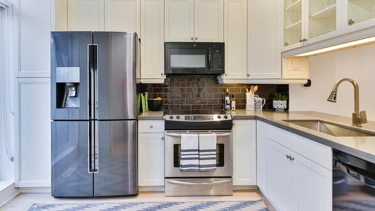 Four single-door refrigerators for small families Four single-door refrigerators for small families