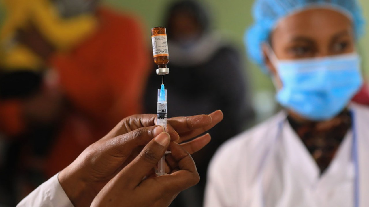 Hundred-and-one year-old man gets his first COVID-19 vaccine dose at private hospital in Delhi Hundred-and-one year-old man gets his first COVID-19 vaccine dose at private hospital in Delhi