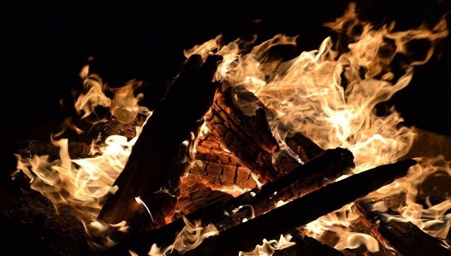 Lohri 2021: Prayers to Lord Agni, folklore of Dulla Bhatti and harvest season among reasons why festival is celebrated Lohri 2021: Prayers to Lord Agni, folklore of Dulla Bhatti and harvest season among reasons why festival is celebrated