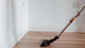 Bagless vacuum cleaners for a cleaner and shinier house