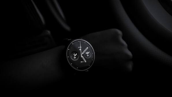 Keep track of time and your fitness with these top smartwatches for men