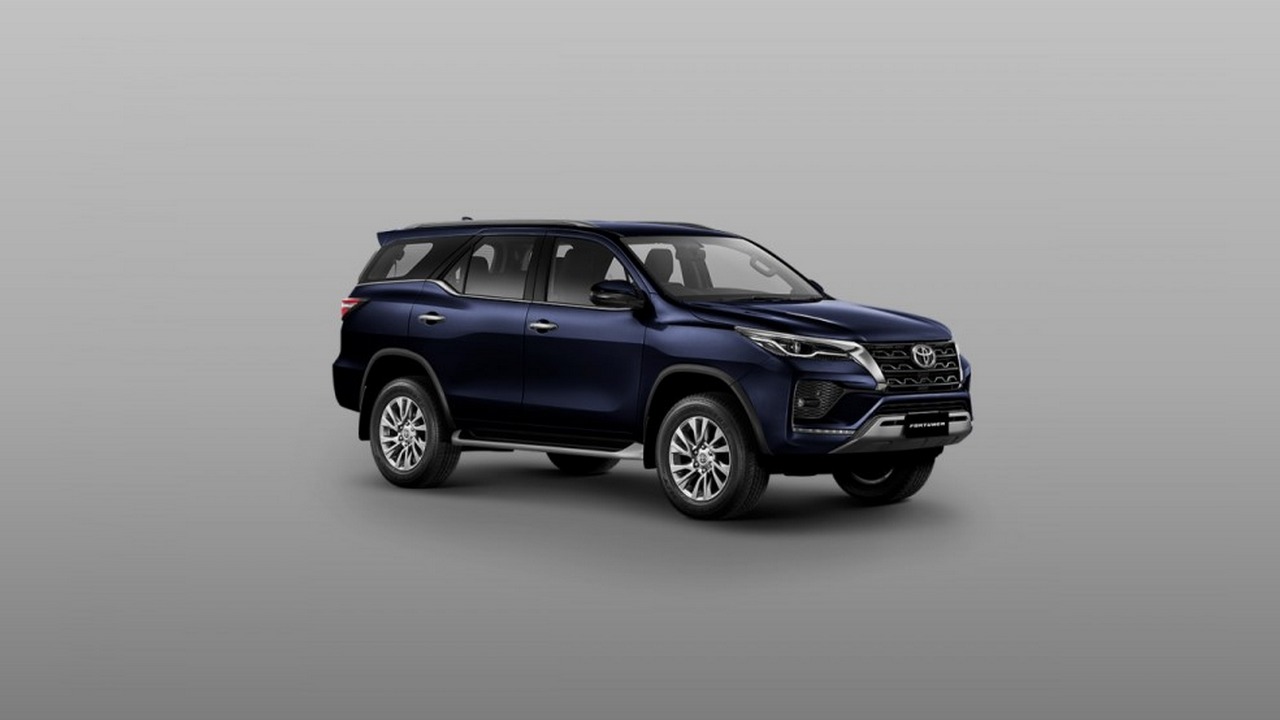 Toyota Fortuner facelift 2021 launched in India at a starting price of Rs 29.98 lakh Toyota Fortuner facelift 2021 launched in India at a starting price of Rs 29.98 lakh