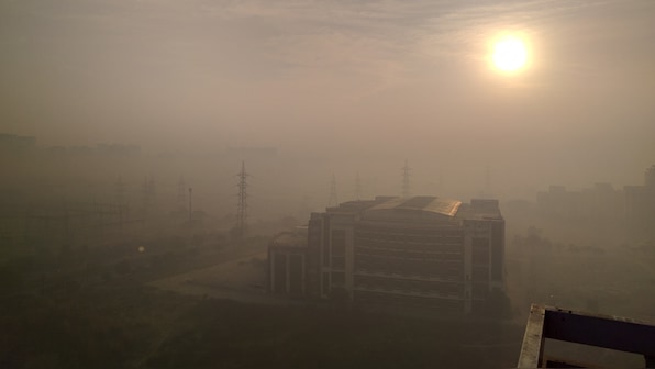 Delhi gets its first smog tower to reduce air pollution, experts are skeptical