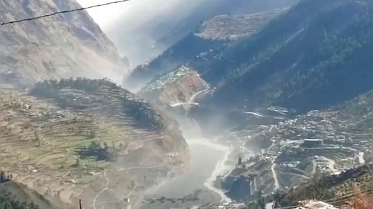 Uttarakhand glacier burst leaves 7 dead, 125 missing; efforts on to rescue 30 trapped in tunnel, say officials