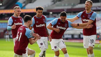 Premier League: West Ham up to fourth spot after victory over Tottenham; Leicester beat Aston Villa