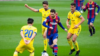 LaLiga: Cadiz convert late penalty to hold Barcelona as Lionel Messi makes record appearance