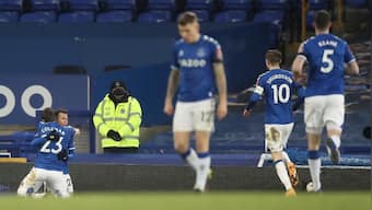 FA Cup: Everton edge Tottenham in nine-goal thriller; Manchester City beat Swansea to make history