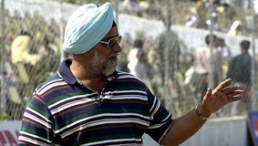 दिग्गज क्रिकेटर बिशन सिंह बेदी का 77 साल की उम्र में निधन, शाहरुख खान ने दी श्रद्धांजलि