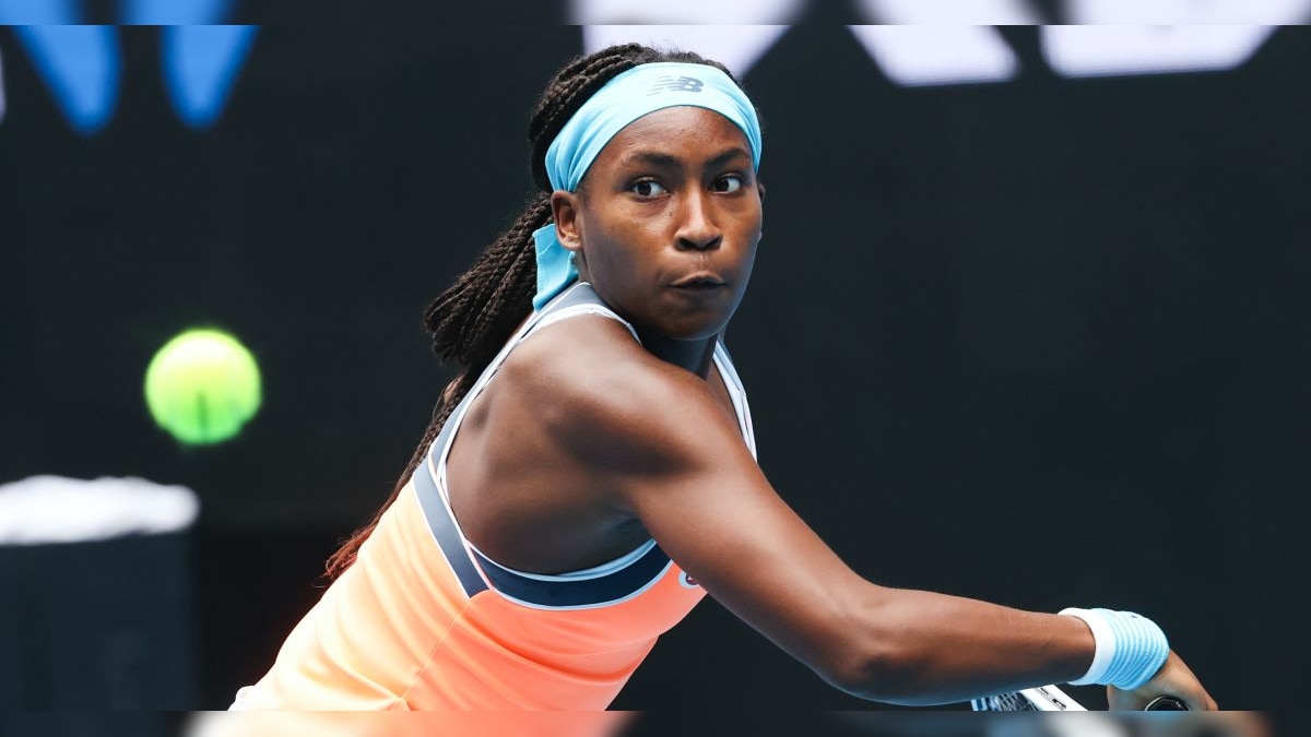 Adelaide International: Coco Gauff beats Jasmine Paolini in three sets to enter second round