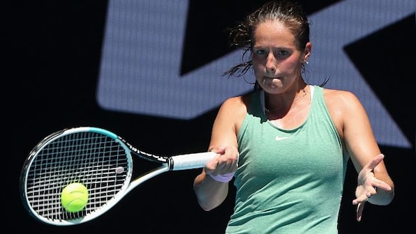 Daria Kasatkina battles past Marie Bouzkova to win WTA Phillip Island Trophy